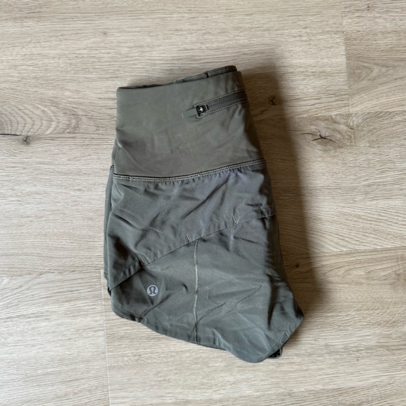 Lululemon HR speed up shorts - Picture 2 of 4